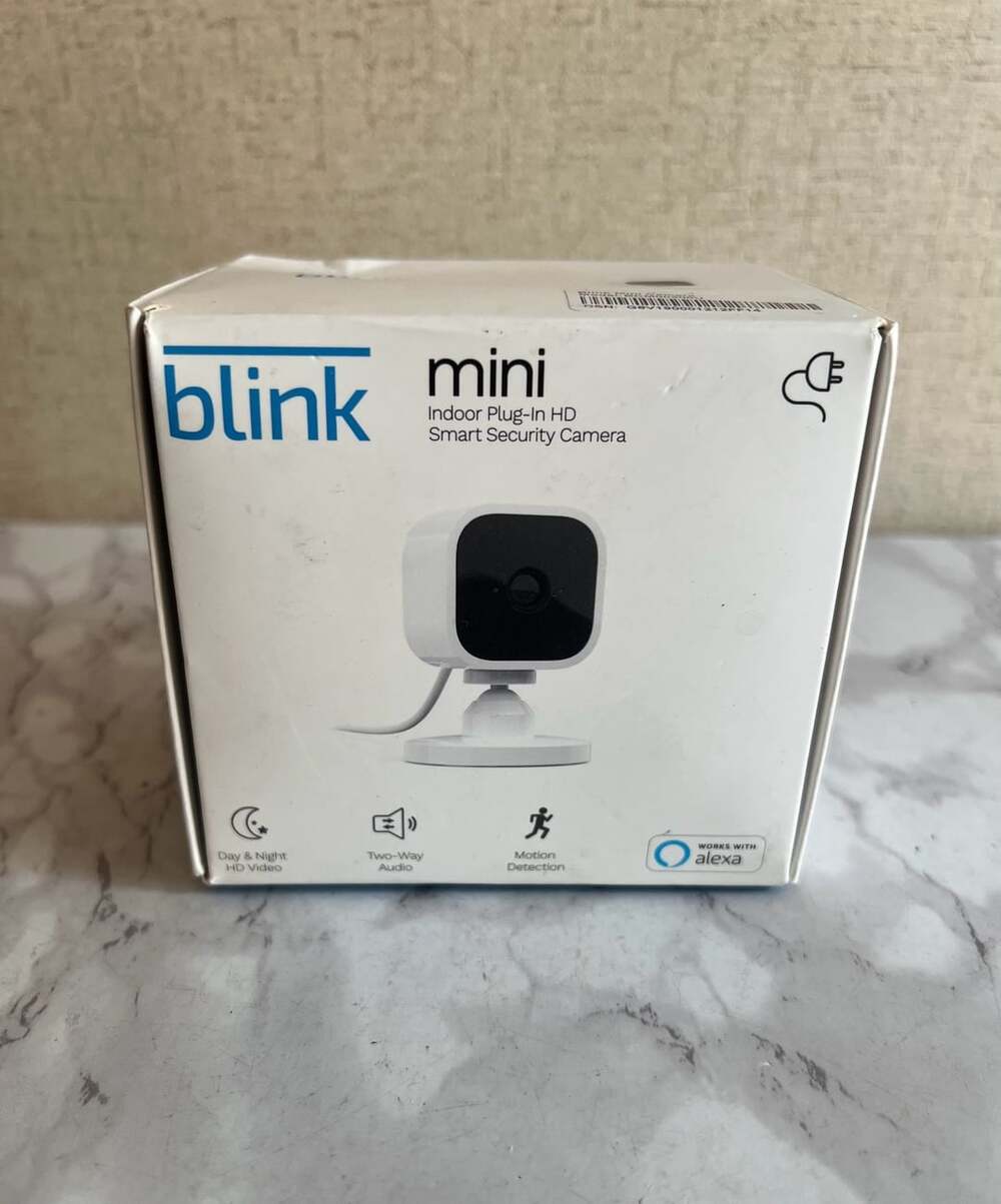 Blink Mini Indoor Plug-In HD Smart Security Camera BCM00300U White